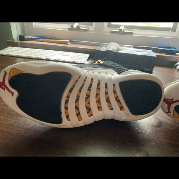 Jordan 12 Reverse - Picture 4 of 5